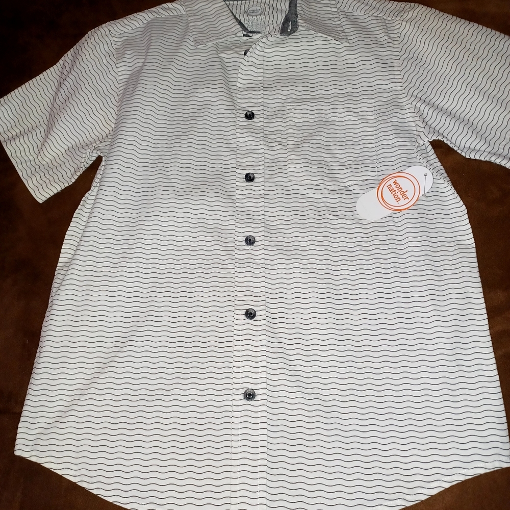 Bundle of 2 wonder nation shirts brand new!!! Size 10-12 !!!